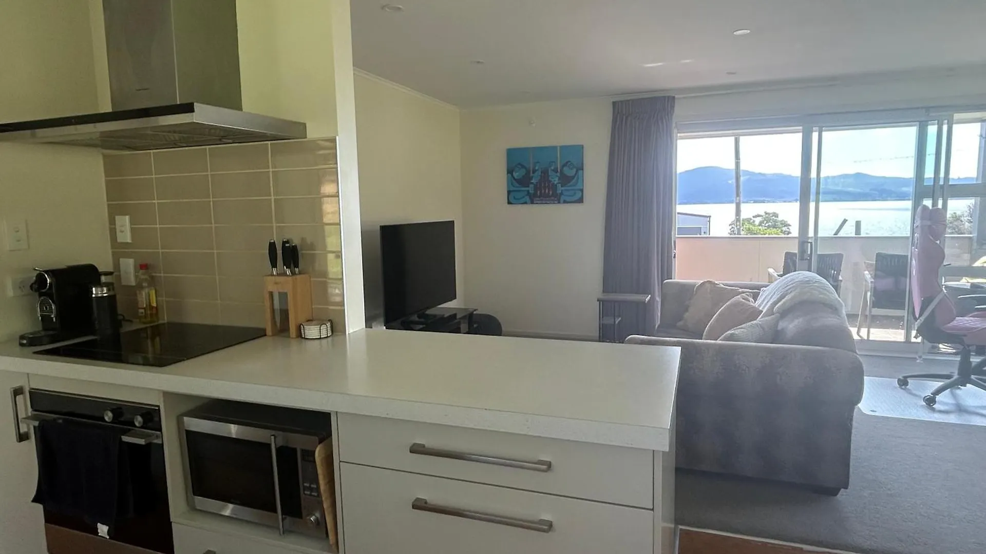 Rotorua Lakes Cottage